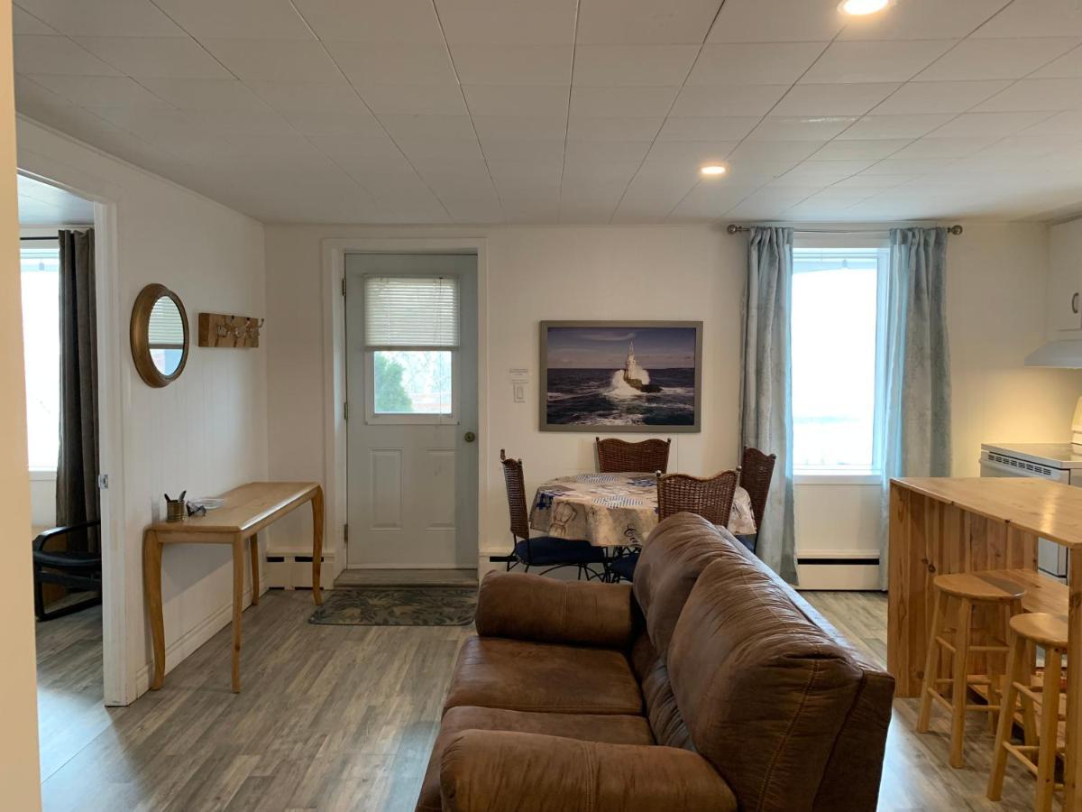 Appartement Chez Leon Grandes-Bergeronnes Exteriör bild