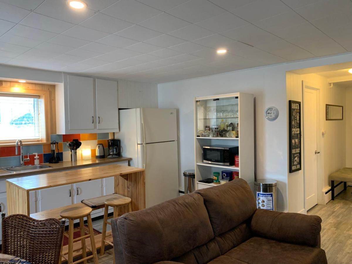 Appartement Chez Leon Grandes-Bergeronnes Exteriör bild